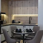 Matisse No21 - Luxury One Bedroom With Parking * Tirana