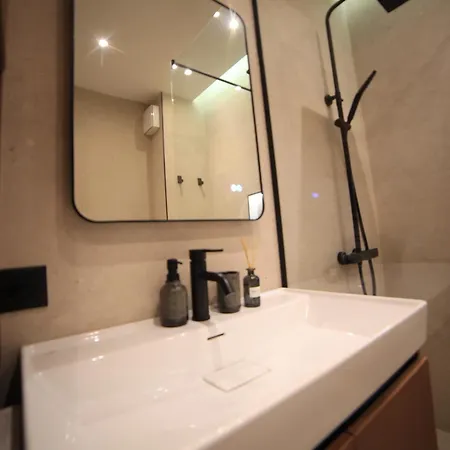 Matisse No21 - Luxury One Bedroom With Parking Tiran