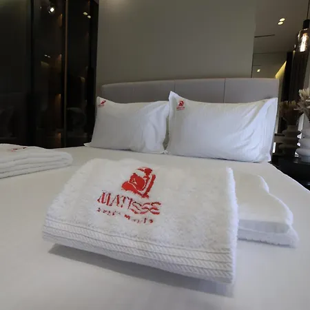 Matisse No21 - Luxury One Bedroom With Parking *