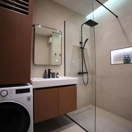 Matisse No21 - Luxury One Bedroom With Parking Daire