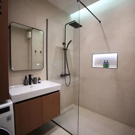 Matisse No21 - Luxury One Bedroom With Parking Tiran