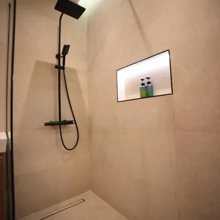 Апартаменты Matisse No21 - Luxury One Bedroom With Parking *
