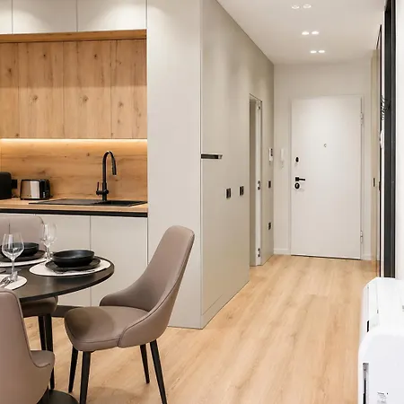 Matisse No21 - Luxury One Bedroom With Parking Апартаменты *