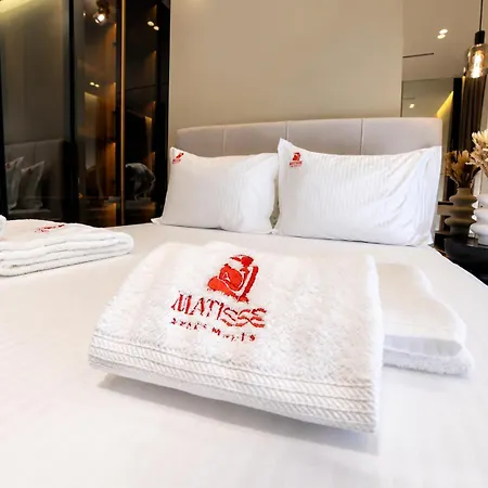 Matisse No21 - Luxury One Bedroom With Parking Апартаменты Тирана