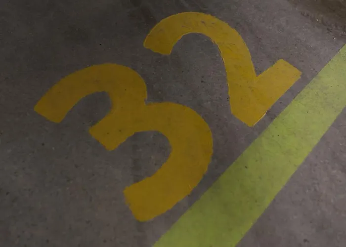 Matisse No21 - Luxury One Bedroom With Parking شقة تيرانا